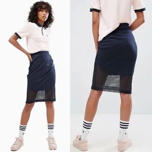 adidas Originals Osaka Navy Blue Mesh
Panel Midi Skirt